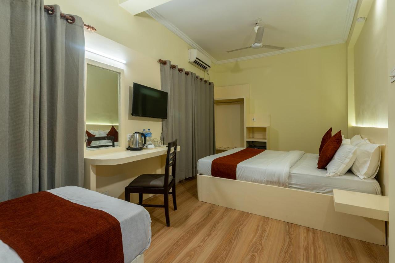 Hotel Peaceland Lumbini エクステリア 写真