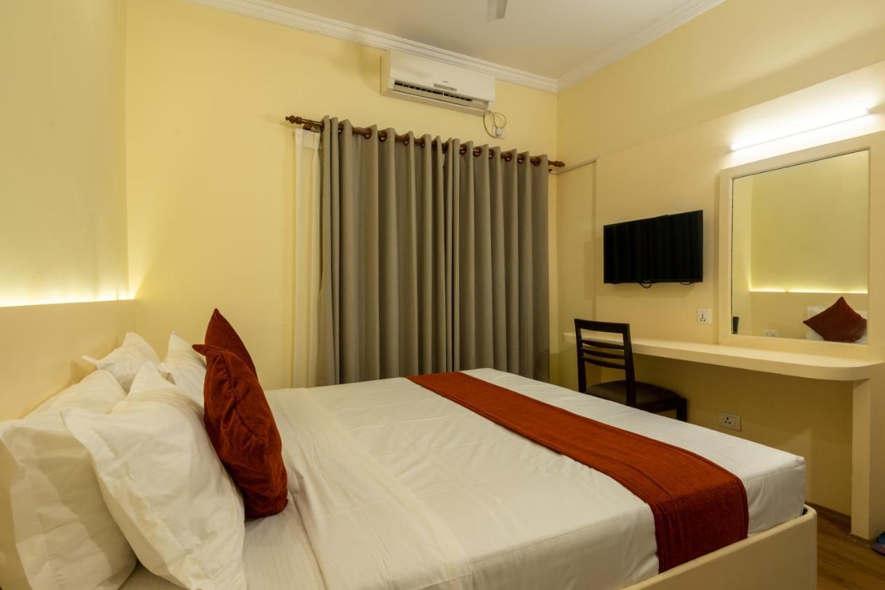 Hotel Peaceland Lumbini エクステリア 写真
