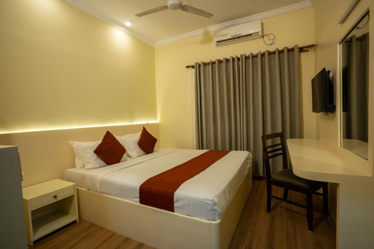 Hotel Peaceland Lumbini エクステリア 写真