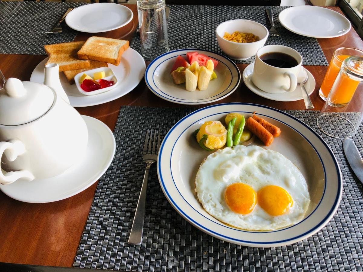 Hotel Peaceland Lumbini エクステリア 写真