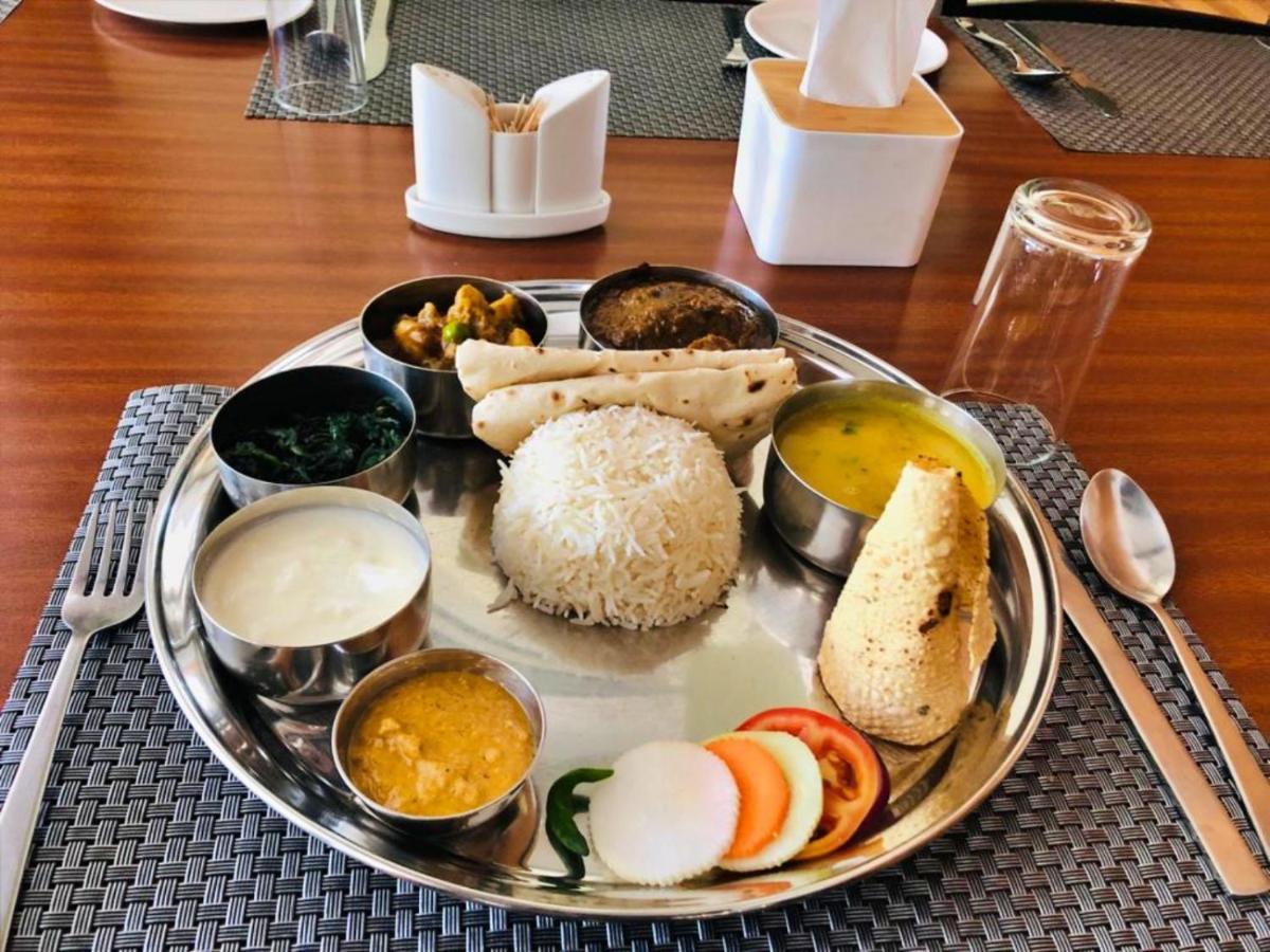 Hotel Peaceland Lumbini エクステリア 写真