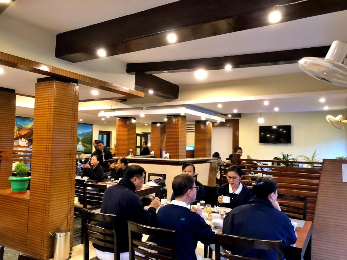 Hotel Peaceland Lumbini エクステリア 写真
