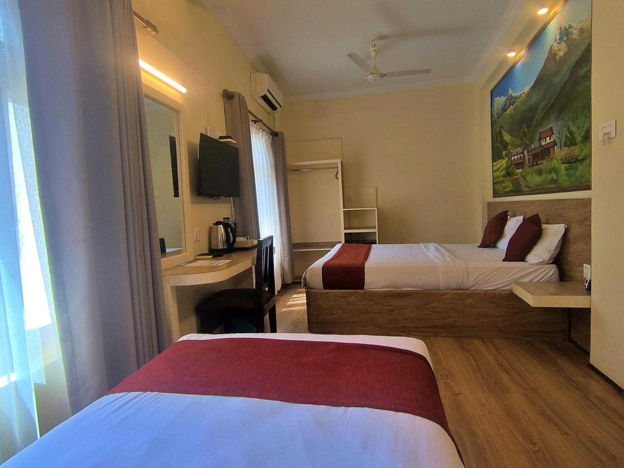Hotel Peaceland Lumbini エクステリア 写真
