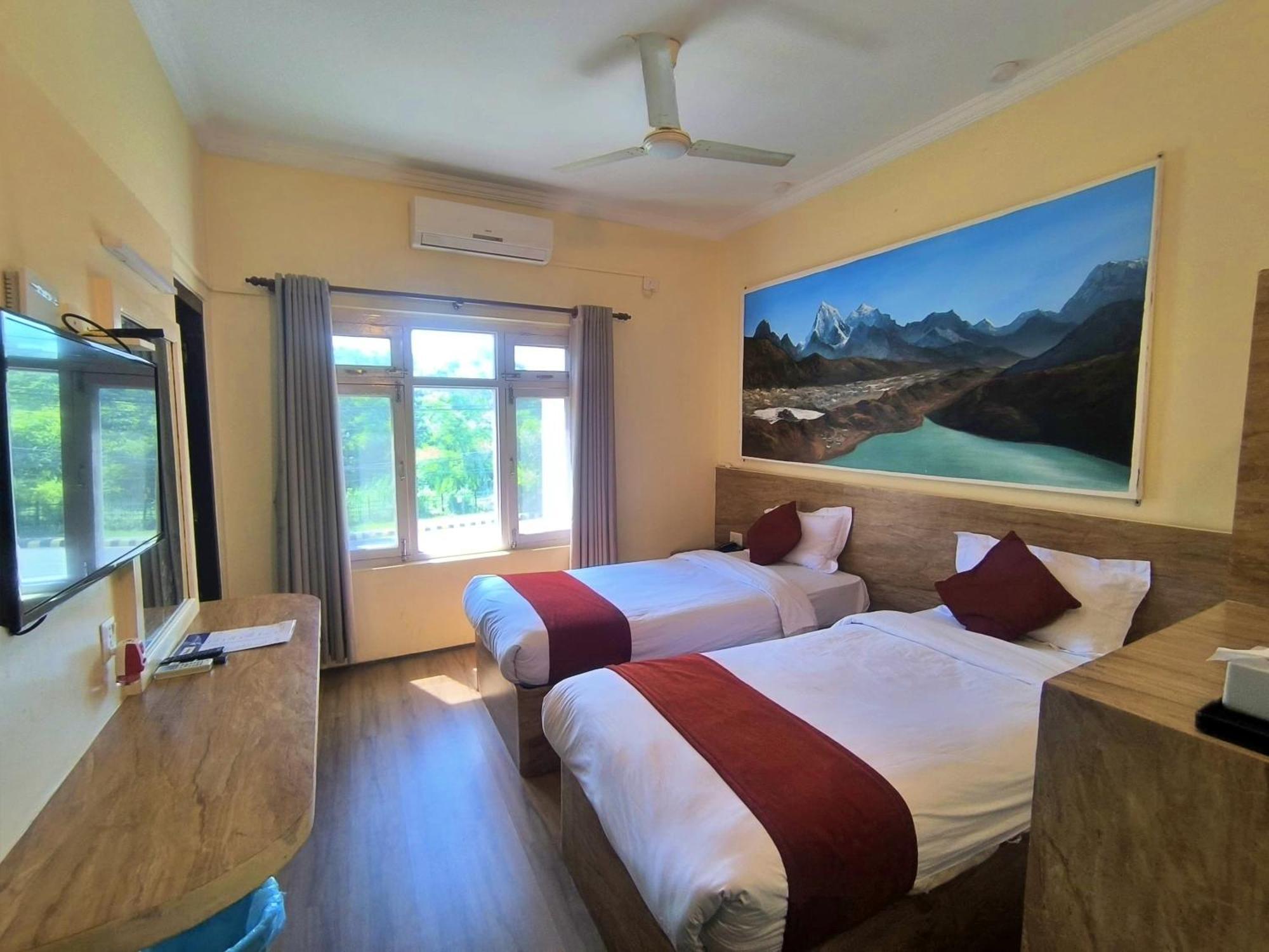Hotel Peaceland Lumbini エクステリア 写真