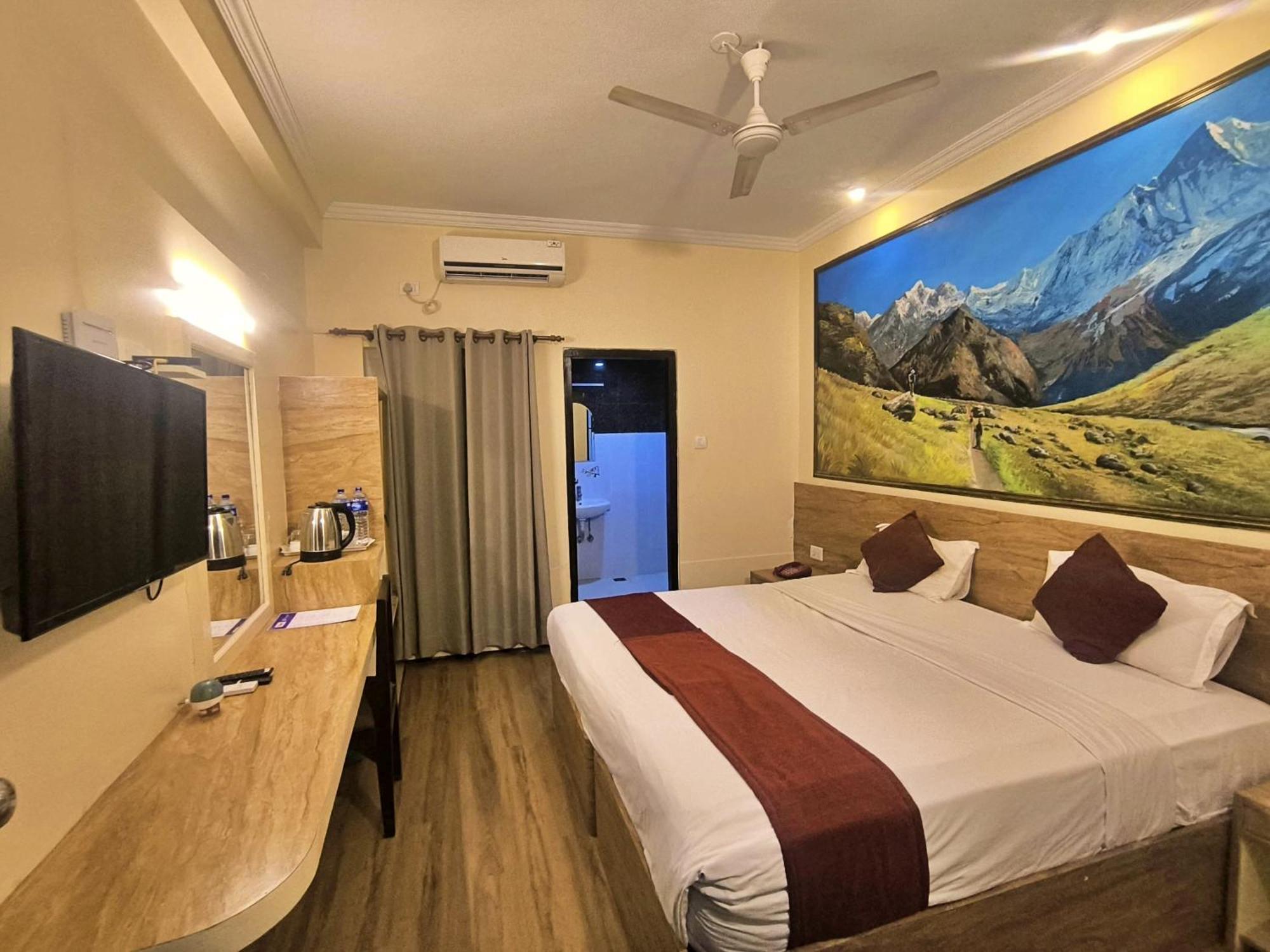 Hotel Peaceland Lumbini エクステリア 写真