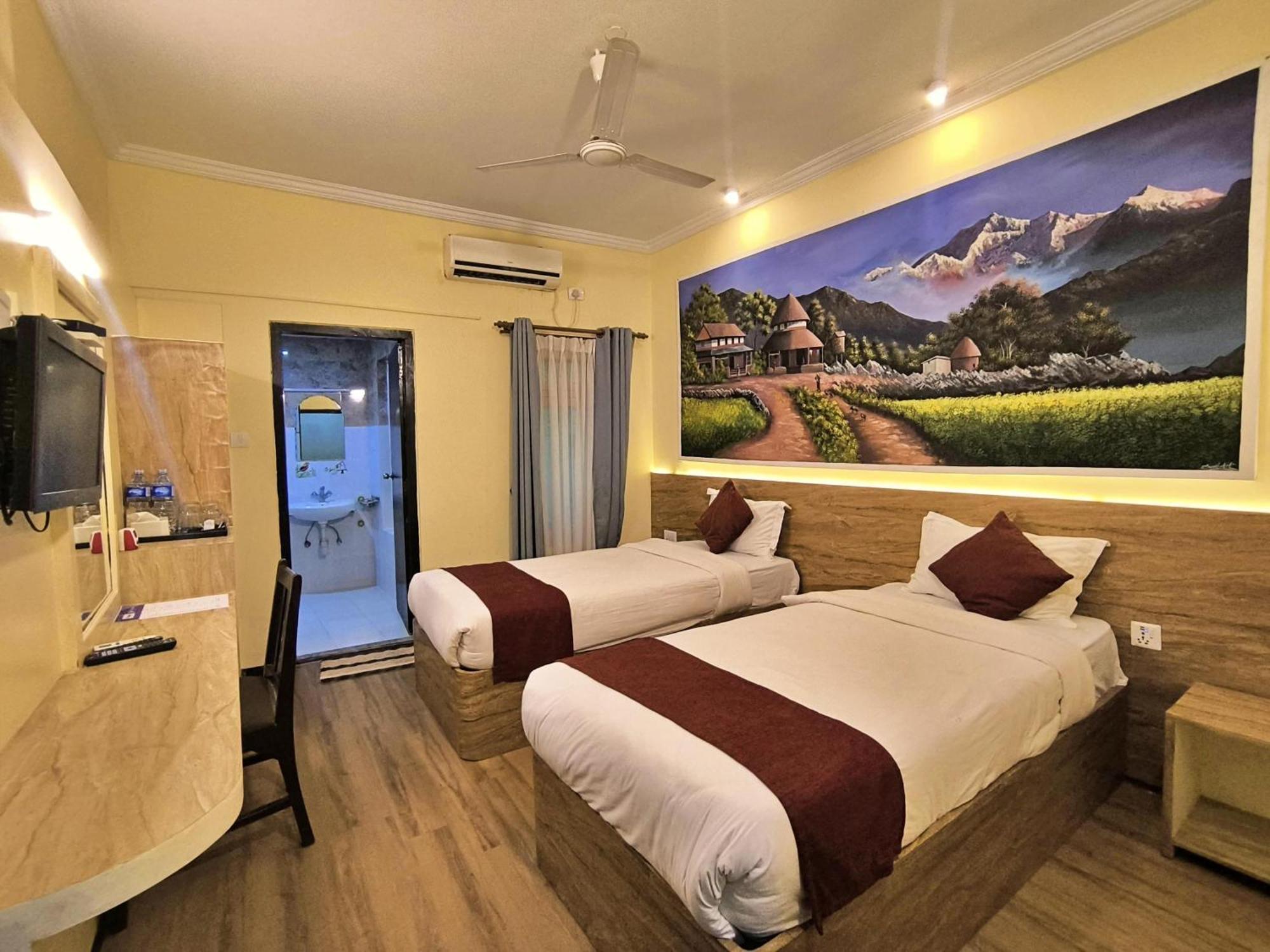 Hotel Peaceland Lumbini エクステリア 写真