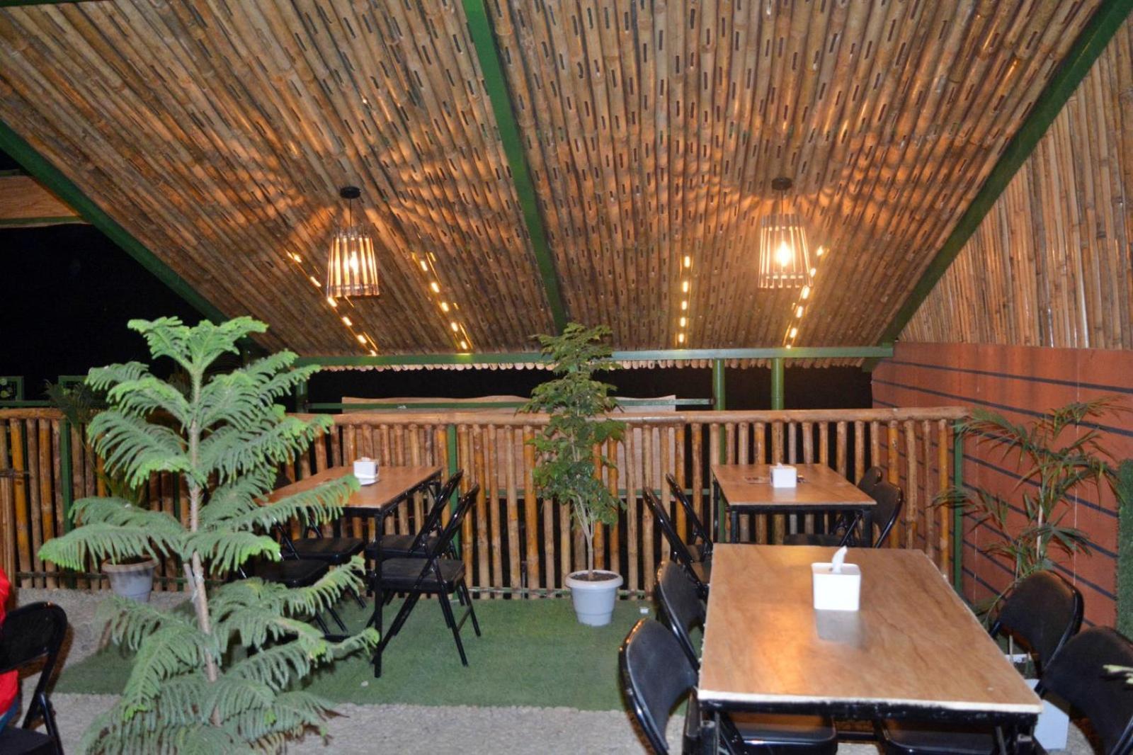 Hotel Peaceland Lumbini エクステリア 写真