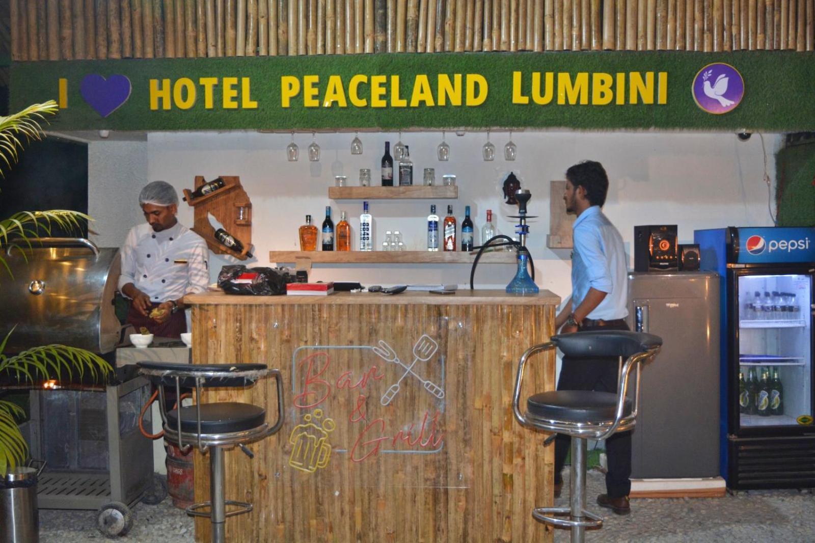 Hotel Peaceland Lumbini エクステリア 写真